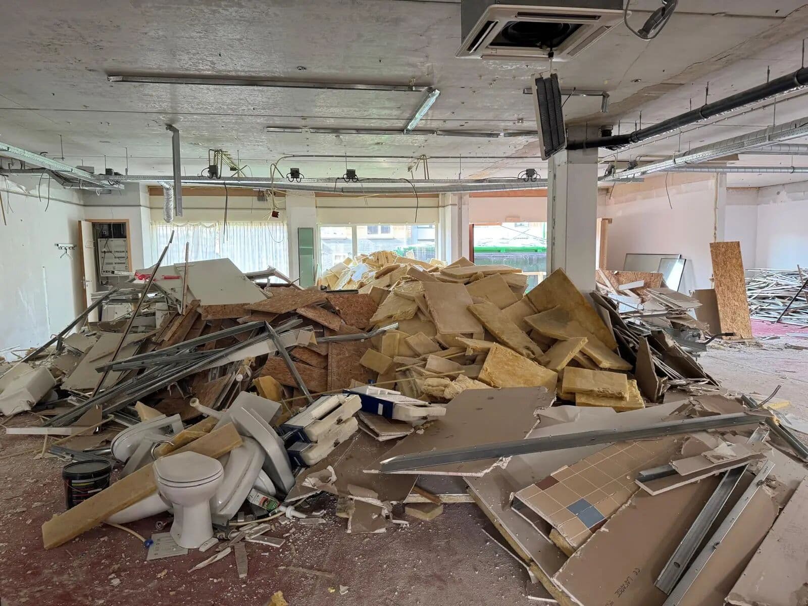 Demontage in Weverij Veenendaal, foto 2