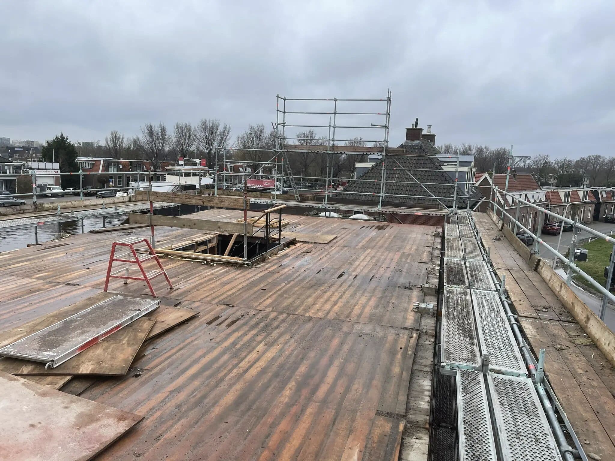 Dakconstructie verwijderen Ouderkerk aan de Amstel, foto 2