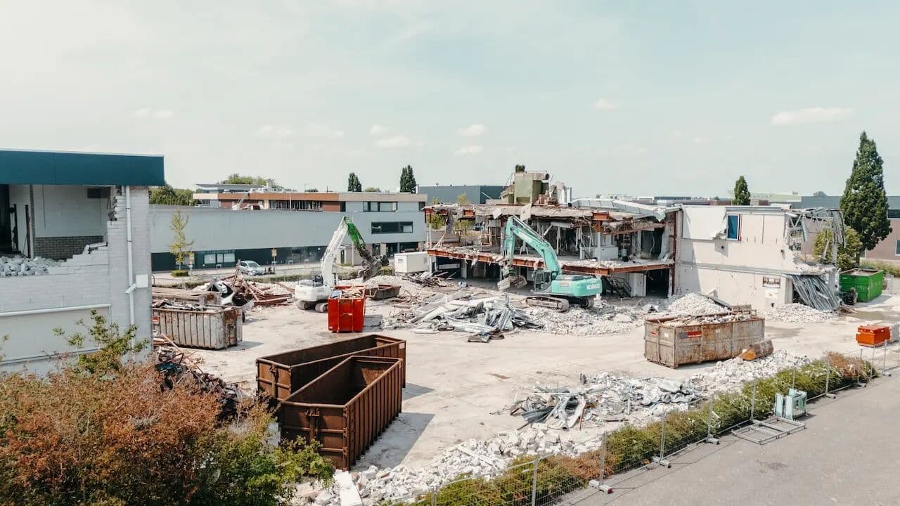 Sloopwerkzaamheden op 5000 m² terrein in Strijen, foto 1