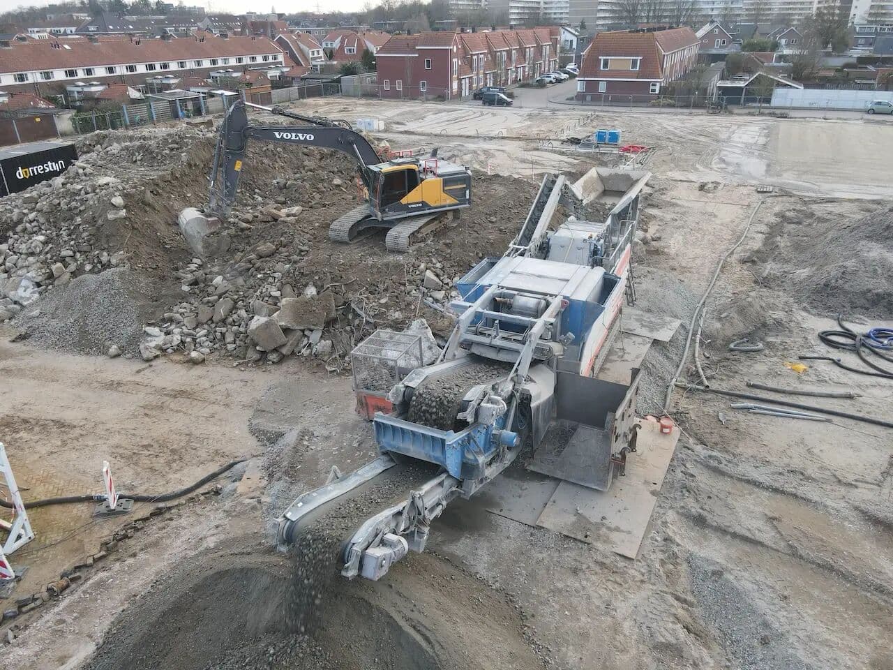 Update project ’t Vennehof Veenendaal: puin breken en verwerken, foto 9